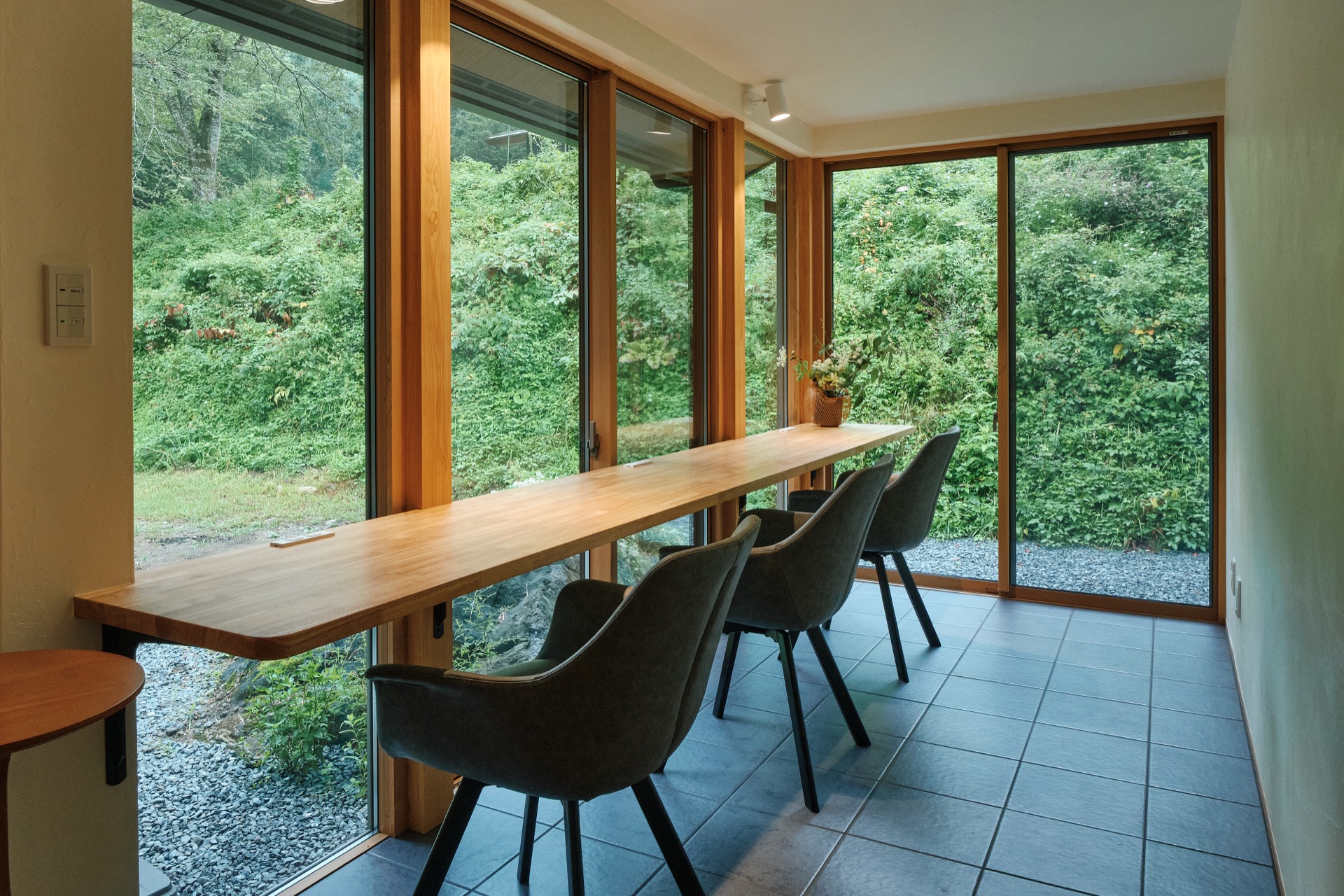 栃の木テーブル